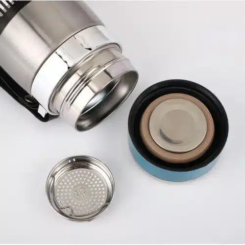 Gobelet Isotherme Portable En Acier Inoxydable 800MLs Gobelet Isotherme Portable en Acier Inoxydable 800 ml